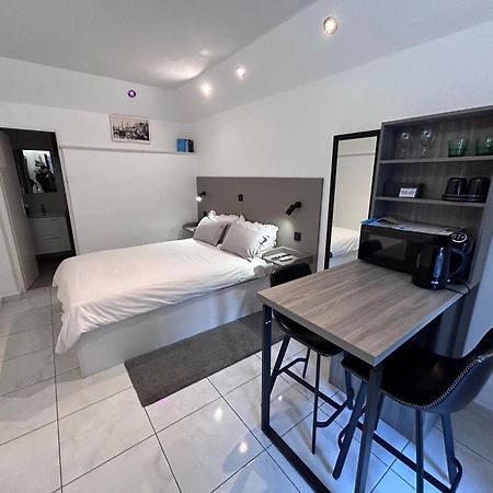 Apartments And Rooms Tudor Split Bagian luar foto