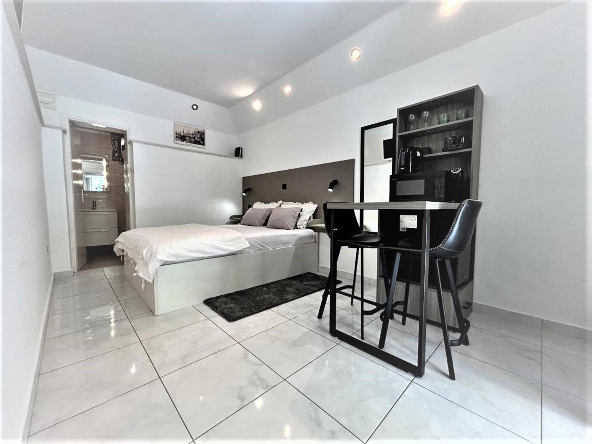 Apartments And Rooms Tudor Split Bagian luar foto